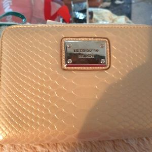 Liz Claiborne tan wallet